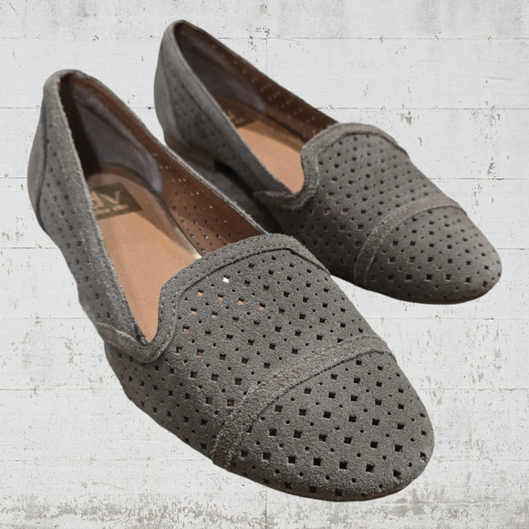 Dolce Vita Taupe Suede Almond Toe Eyelet Slip On Gogo Classic Flat Loafer Size 7 - Picture 10 of 11